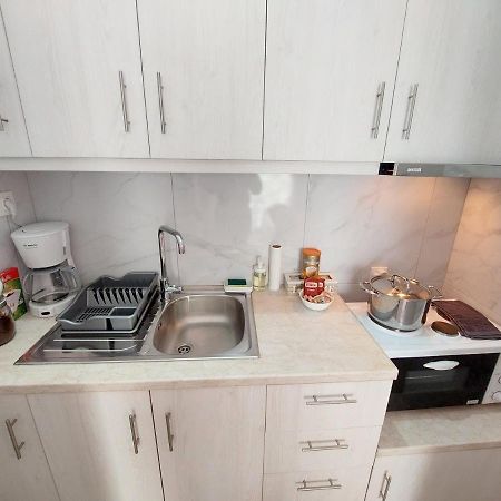 Crystal Home Near Airport Artemida  Ngoại thất bức ảnh