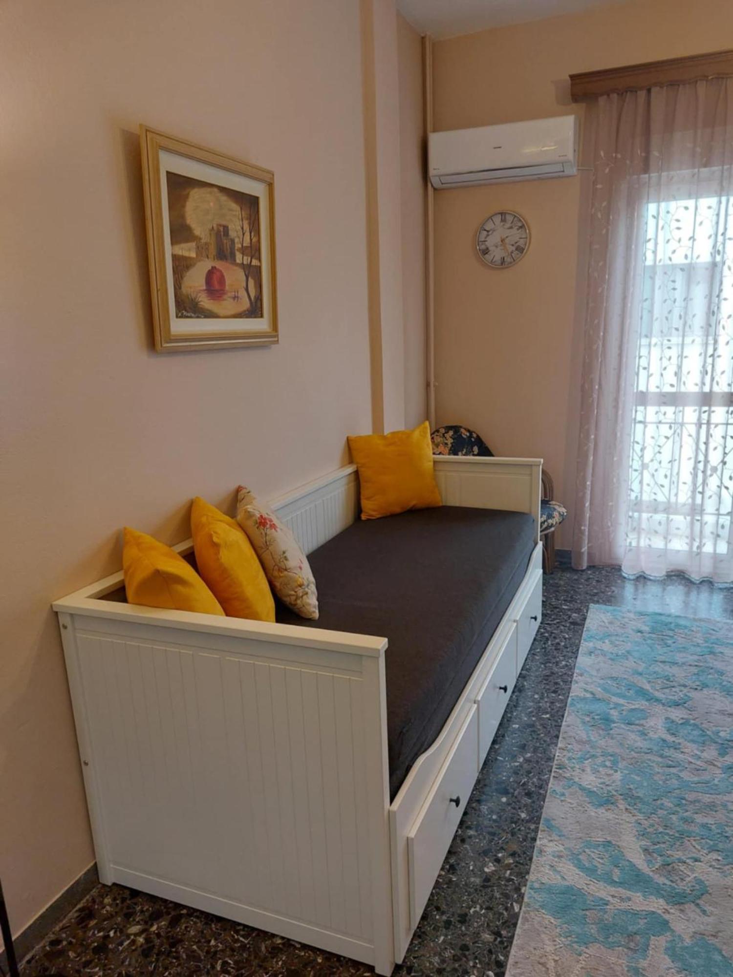 Crystal Home Near Airport Artemida  Ngoại thất bức ảnh