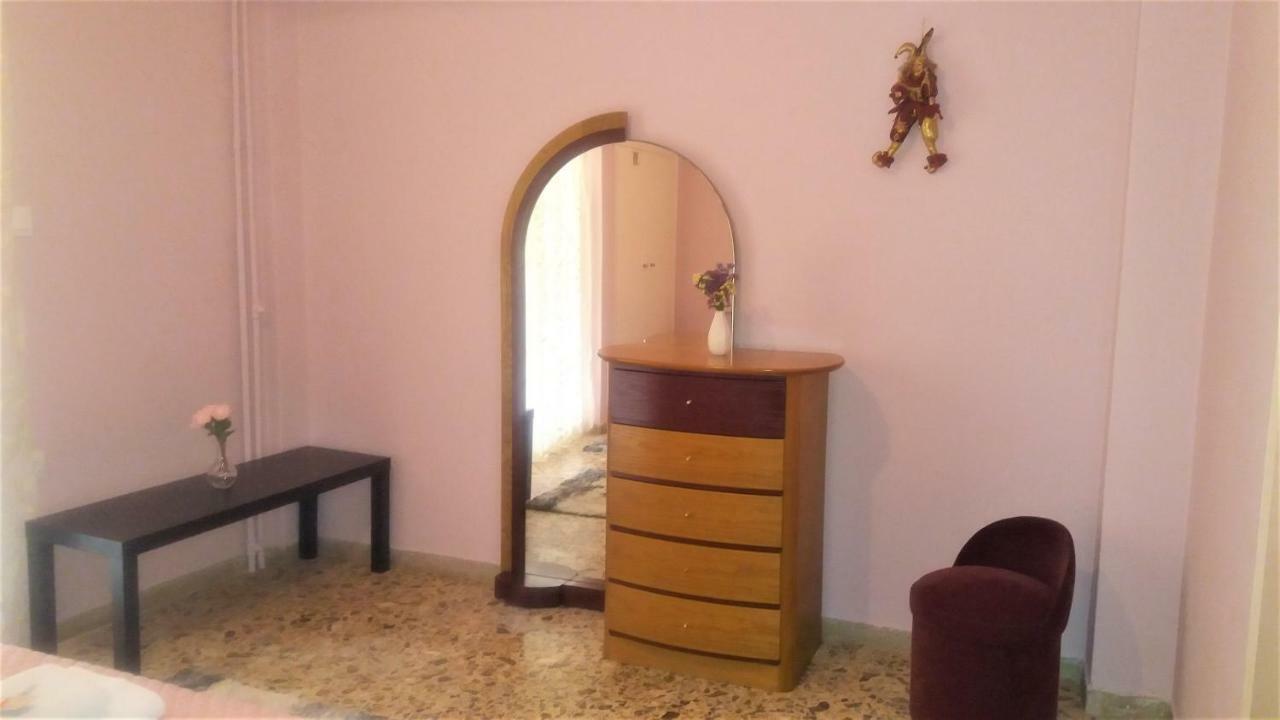 Crystal Home Near Airport Artemida  Ngoại thất bức ảnh