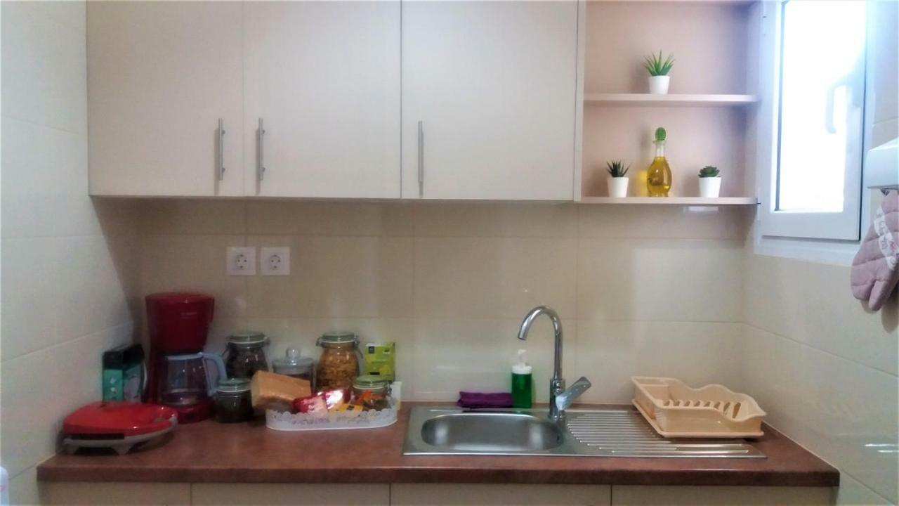 Crystal Home Near Airport Artemida  Ngoại thất bức ảnh